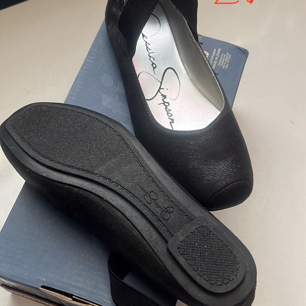 Jessica Simpson Black Flats with Wide Straps and Cushioned Soles